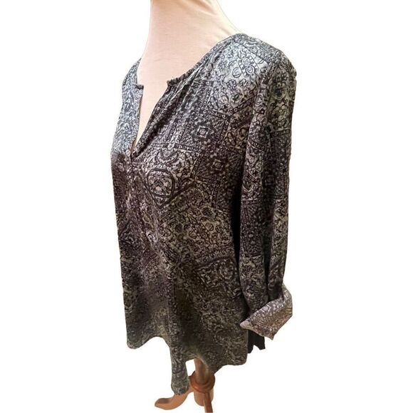 Rock & Republic Gray & Black Long Sleeve Geometric Design High/Low V-Neck Tunic/ - Picture 15 of 16